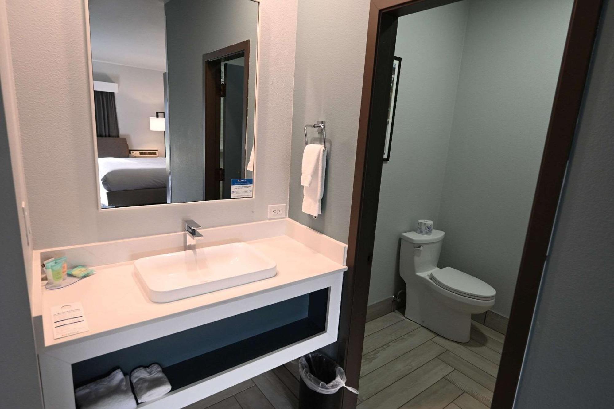 Edgewater Inn And Suites, Ascend Hotel Collection Coos Bay Exteriör bild