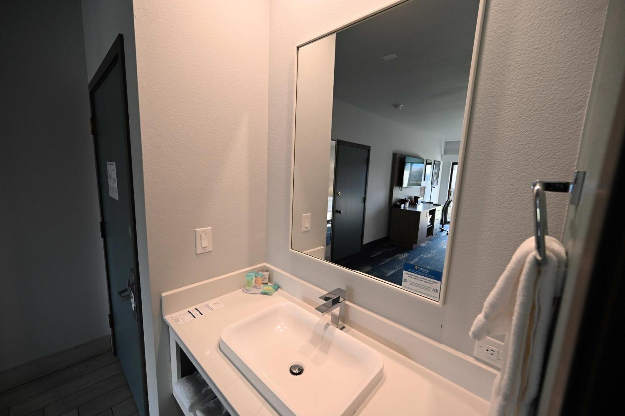 Edgewater Inn And Suites, Ascend Hotel Collection Coos Bay Exteriör bild