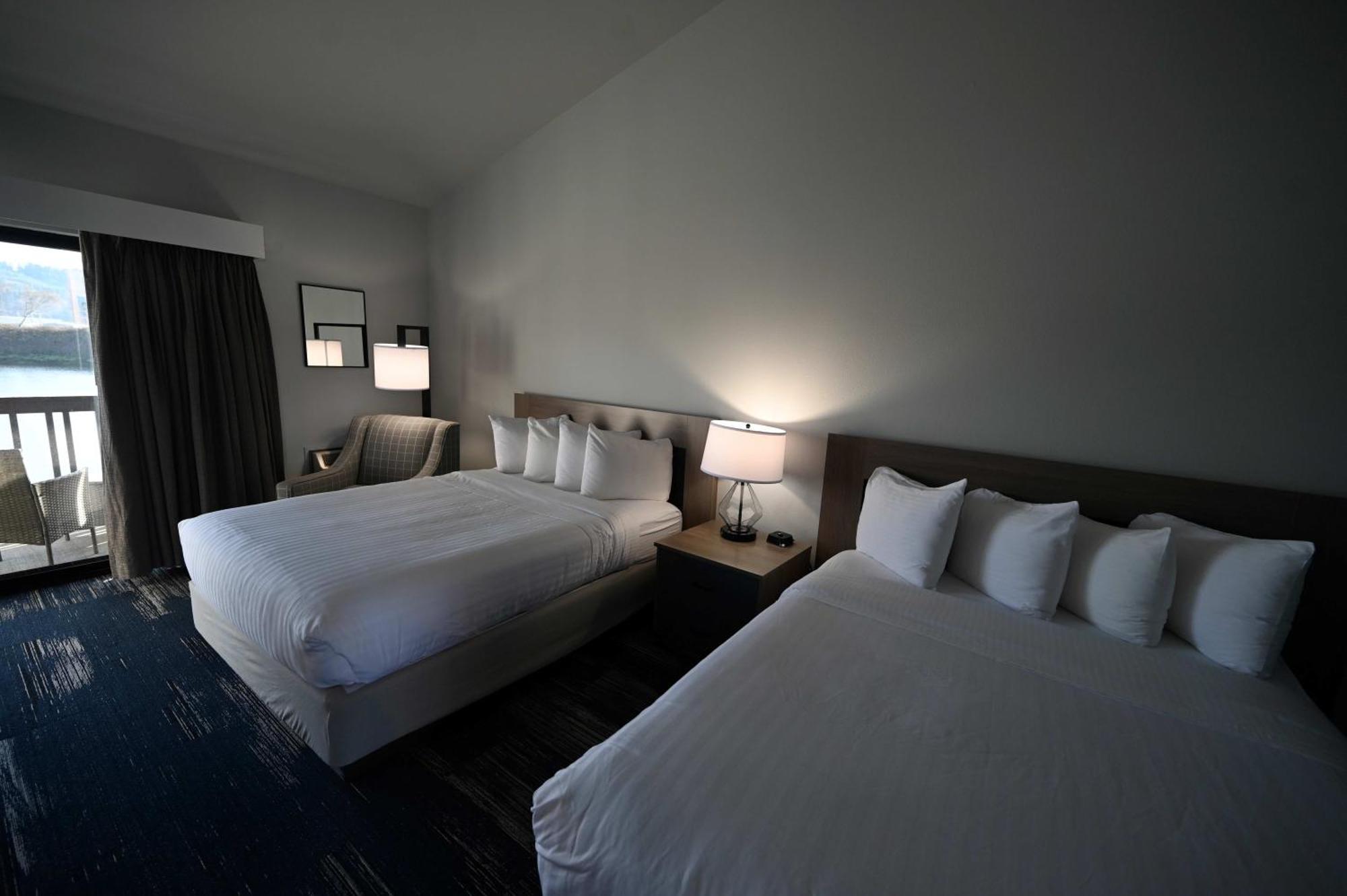Edgewater Inn And Suites, Ascend Hotel Collection Coos Bay Exteriör bild
