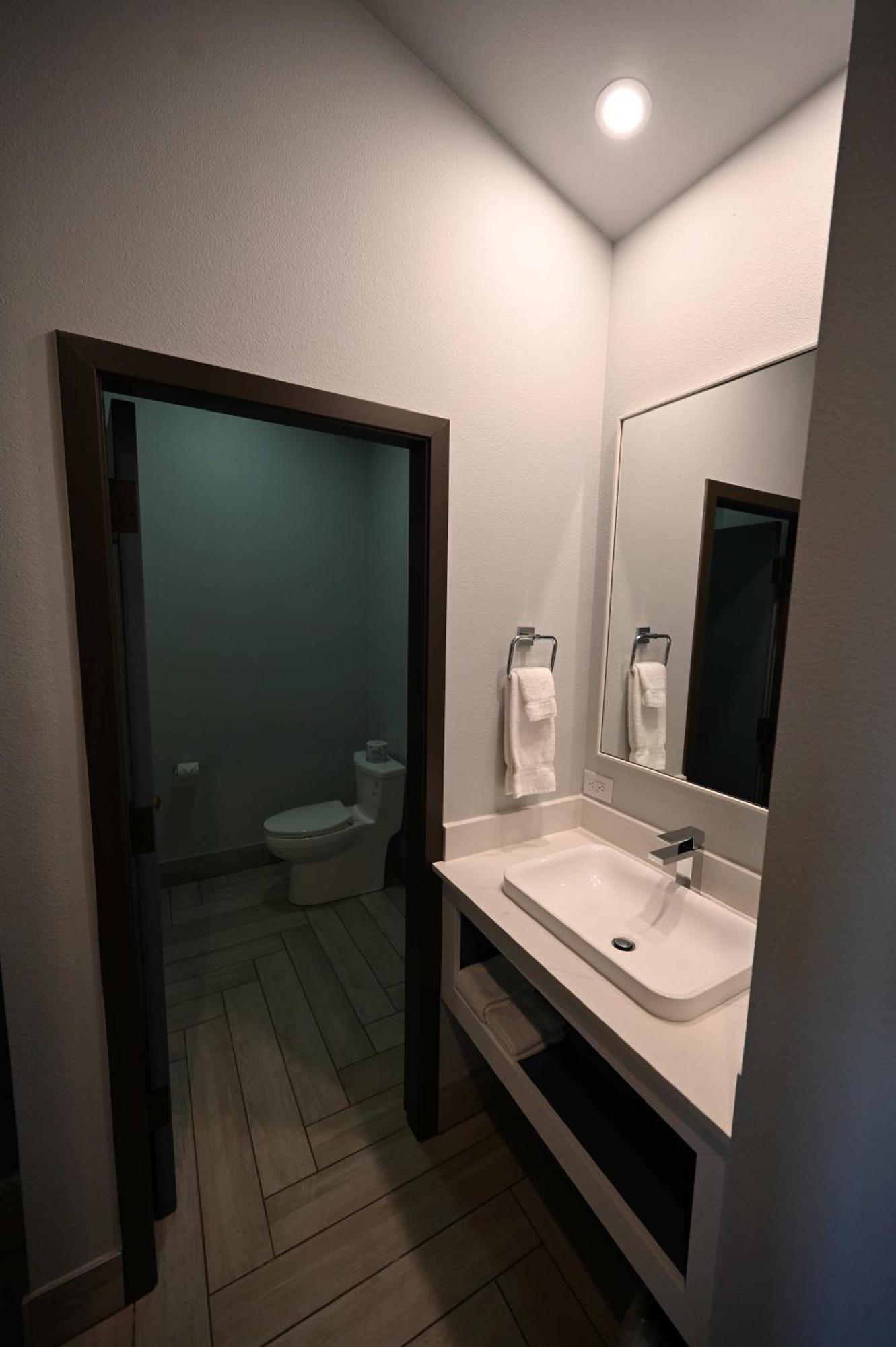 Edgewater Inn And Suites, Ascend Hotel Collection Coos Bay Exteriör bild