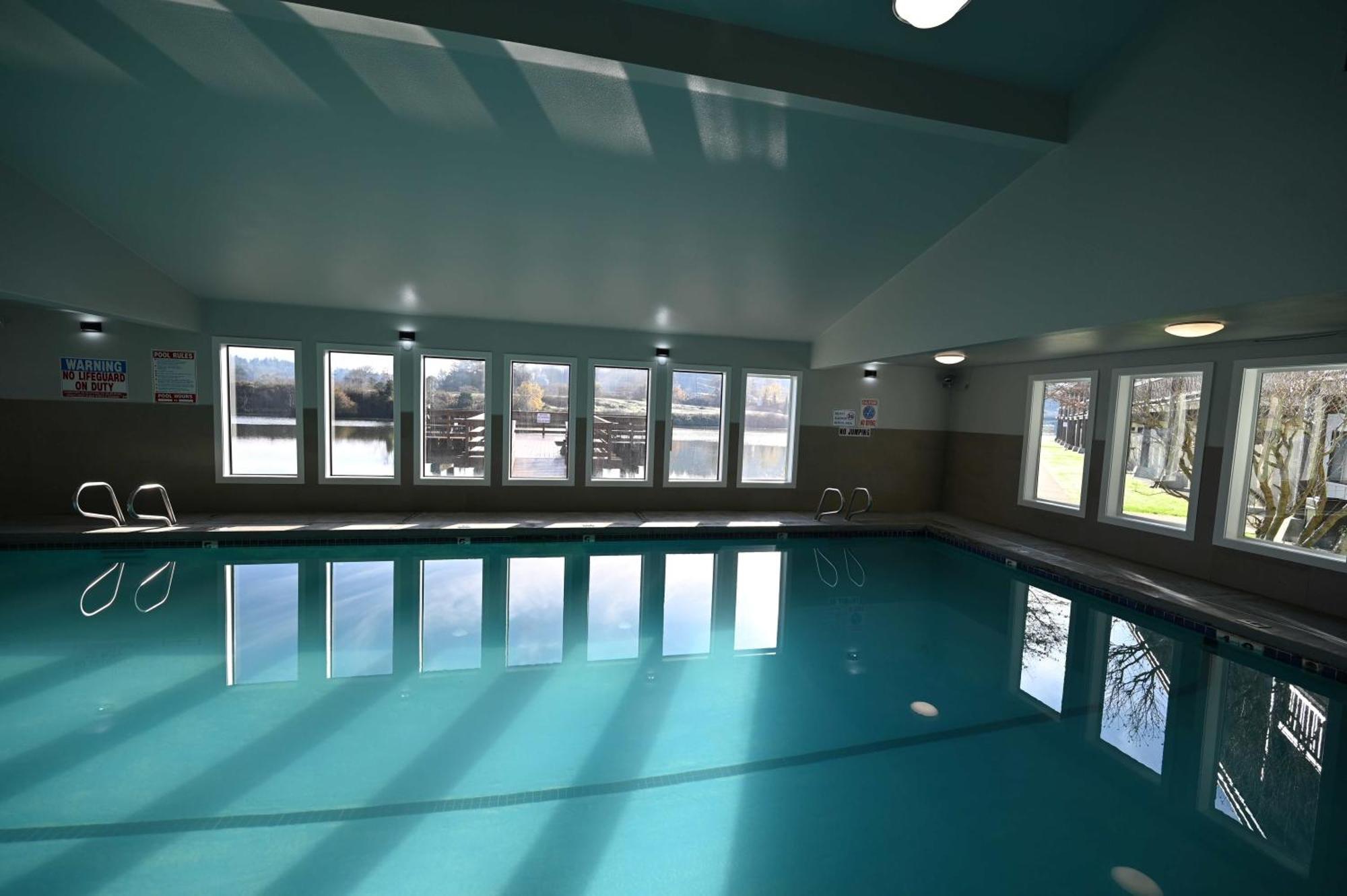 Edgewater Inn And Suites, Ascend Hotel Collection Coos Bay Exteriör bild