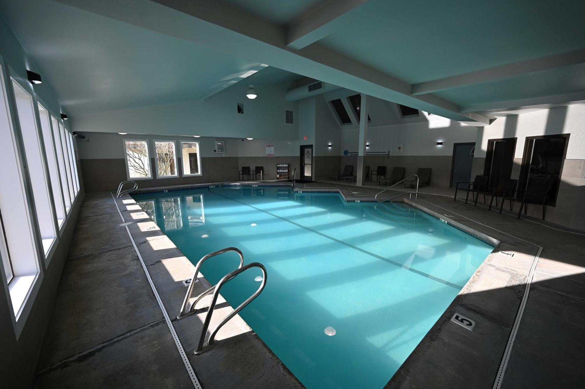 Edgewater Inn And Suites, Ascend Hotel Collection Coos Bay Exteriör bild