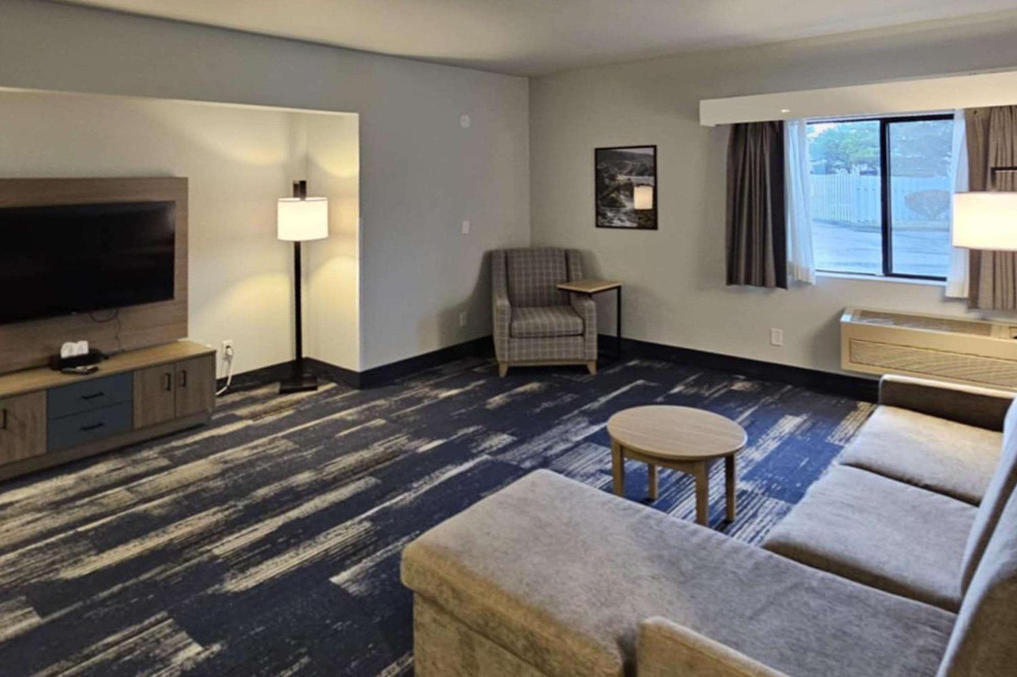 Edgewater Inn And Suites, Ascend Hotel Collection Coos Bay Exteriör bild