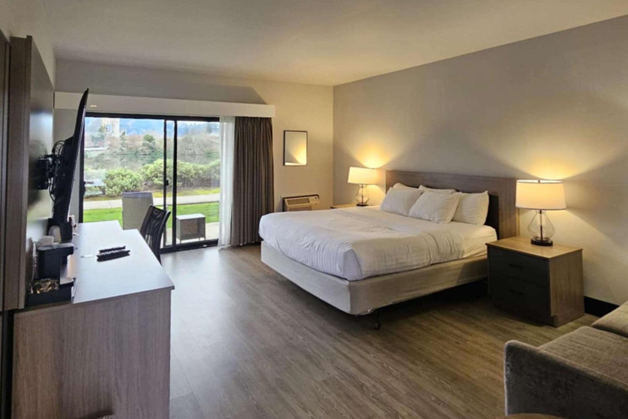 Edgewater Inn And Suites, Ascend Hotel Collection Coos Bay Exteriör bild
