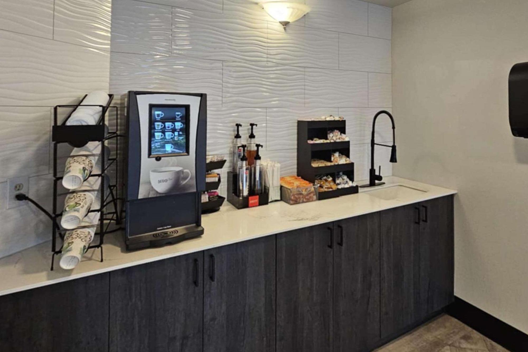 Edgewater Inn And Suites, Ascend Hotel Collection Coos Bay Exteriör bild