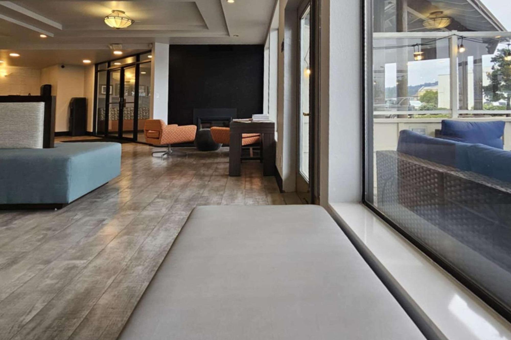 Edgewater Inn And Suites, Ascend Hotel Collection Coos Bay Exteriör bild