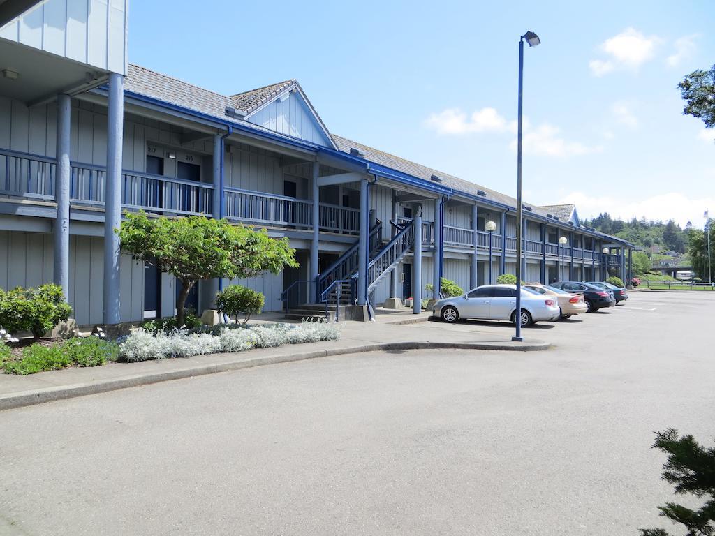 Edgewater Inn And Suites, Ascend Hotel Collection Coos Bay Exteriör bild